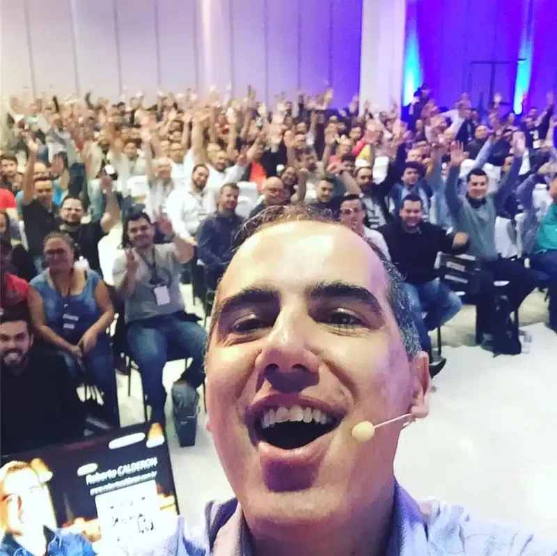 Roberto Calderon em painel do Mercado Livre com outros palestrantes